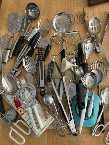 HUGE Lot of Kitchen Utensils!