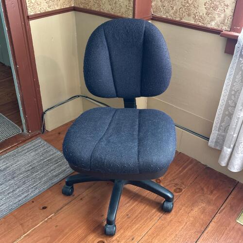 Novimex Upholstered Rolling Office Chair