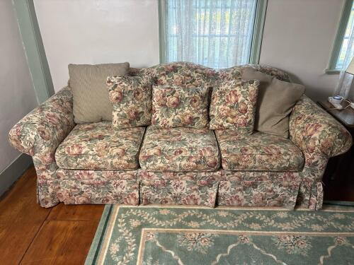 Floral Skirted Sleeper Sofa in Traditional Style