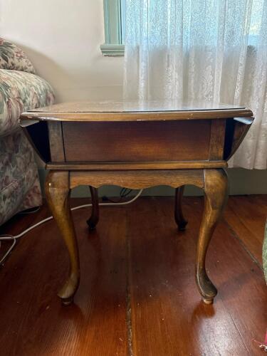 Vintage Queen Anne-Style Wooden Side Table