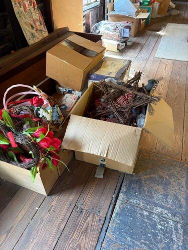 Mystery Decorative Lot, Includes Fourth of July, Christmas and Easter