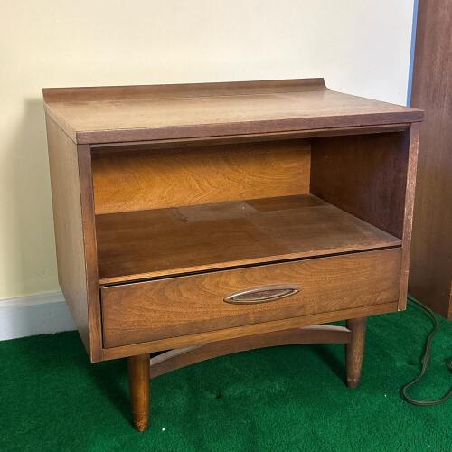 Vintage Broyhill Sculptra MCM Nightstand (1 of 2)