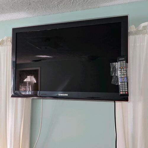 Samsung 32" LED TV