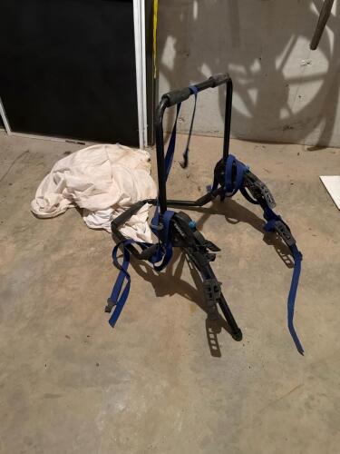Thule Bicycle Trunk Rack with Blue Straps