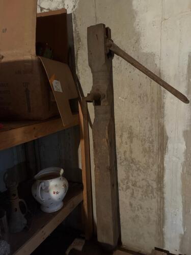 Antique Cast Iron Hand Water Pump