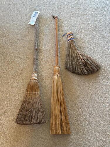 Scheumack Handcrafted Early American-Style Broom, Kid's Brown