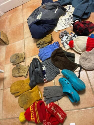 Clothing and footwear Lot
