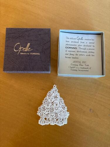 Opelle Giftware by Corning Christmas Tree Ornament