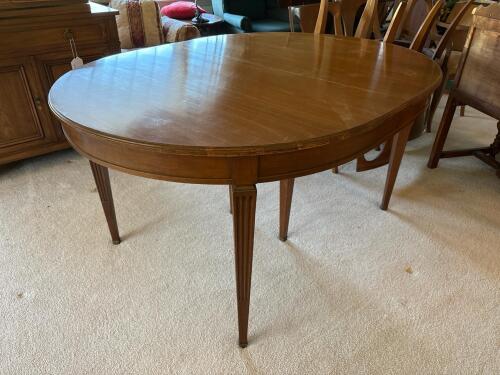 Kindel Furniture Dining Table and Five Chairs