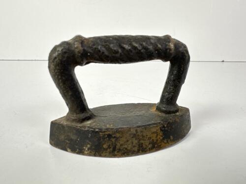 Very Small Antique Cast Iron Sad Iron