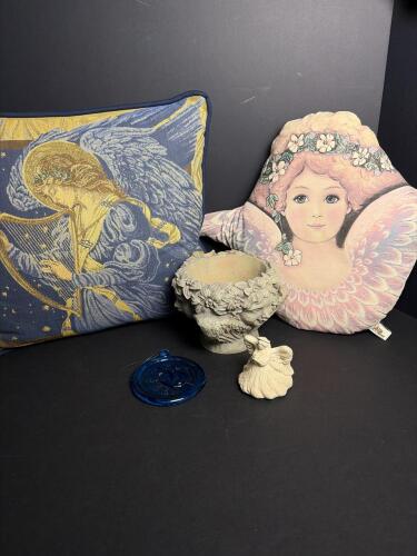 Angel-Themed Decorative Lot