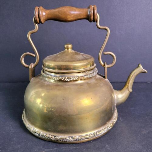 Victorian-Style Brass Teapot With Wooden Handle