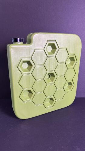 Green Plastic Hex Pattern Liquid Container