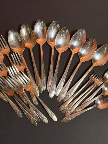Tudor Plate Oneida Community Silverplate Flatware Pieces