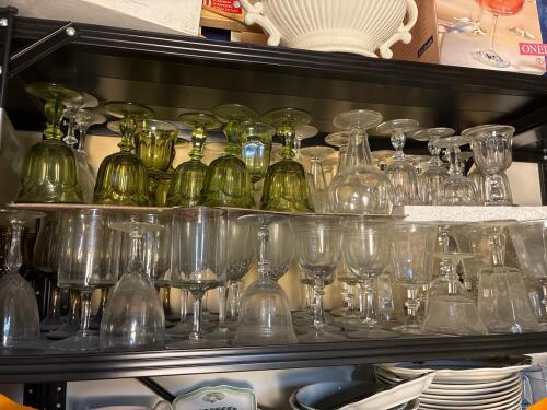Picker's Lot of Glassware
