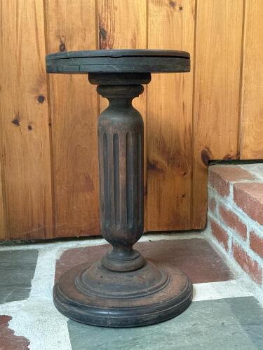 Wooden Pedestal Table in Classical Style