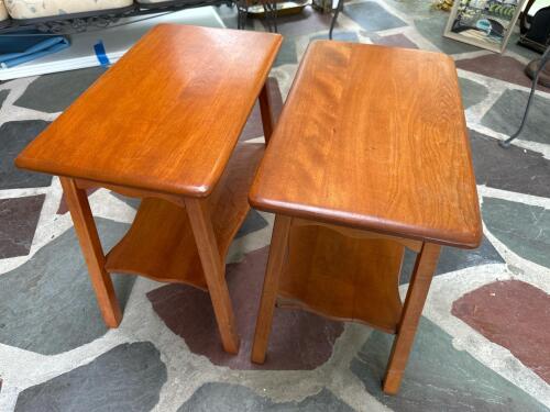 Pair of American Maple End Tables in Traditional Style
