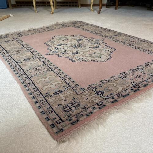 Oriental-Style Rug with Medallion and Floral Border, 3'6"x4'4"