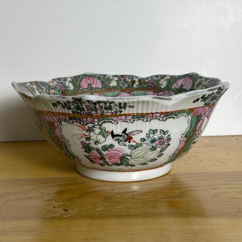 Chinese Ceramic Bowl in Rose Medallion Style
