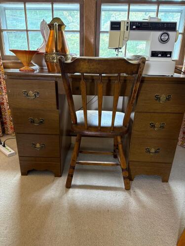 Wooden Sewing Desk With Drawers in Traditional Style