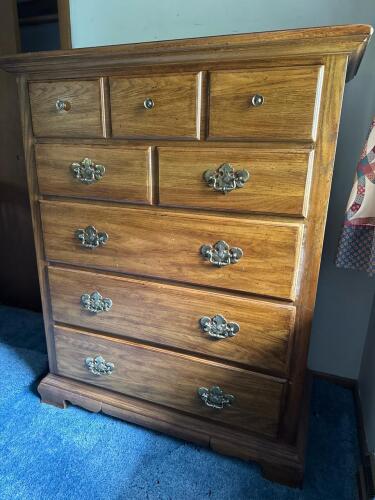 Thomasville Blockfront Chest in Colonial-Style with Brass Pulls
