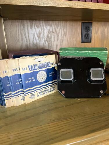 Sawyer&rsquo;s View-Master Viewer with Vintage View-Master Reels