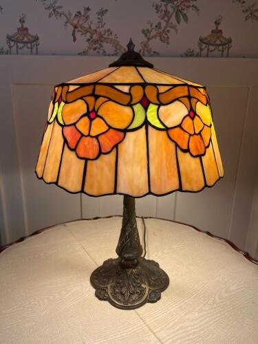 Art Nouveau-Style Stained Glass Table Lamp