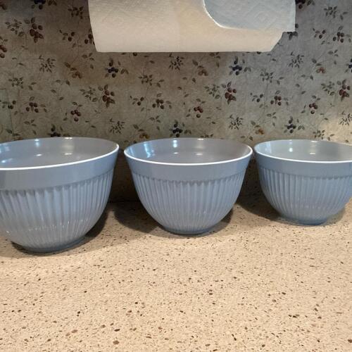 Plastic Mixing Bowls with Fluted Design