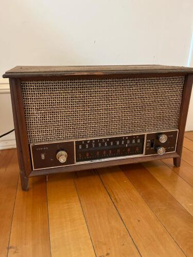 Zenith Long Distance Tube Radio S-58040 Wood Cabinet