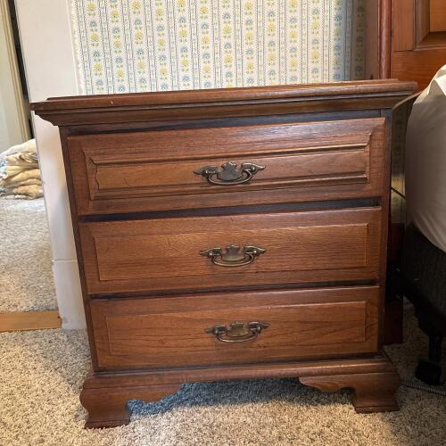 Young Hinkle Charter Oak Three-Drawer Nightstand
