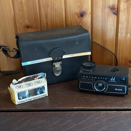 Kodak Instamatic 44 Camera with Case and Flash Cubes