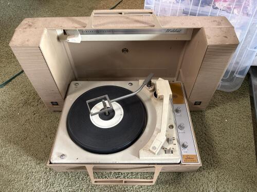 General Electric Wildcat Stereo Solid State Portable Record Player