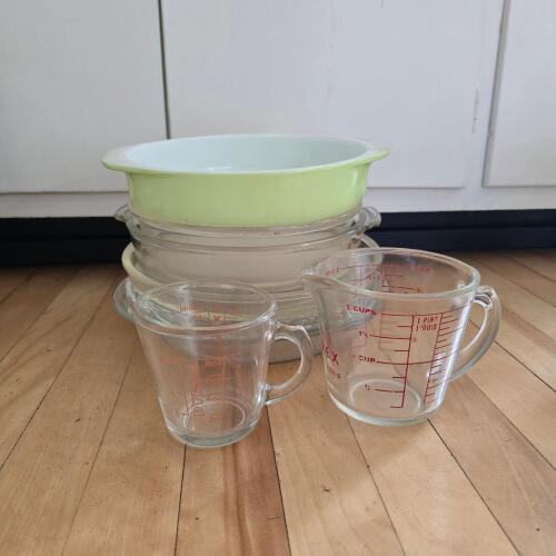 Pyrex Glass Pie Dishes and Measuring Cups