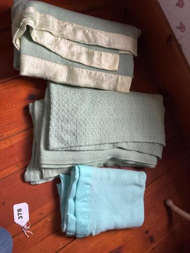 Green Blankets Wool/Cotton/Nylon