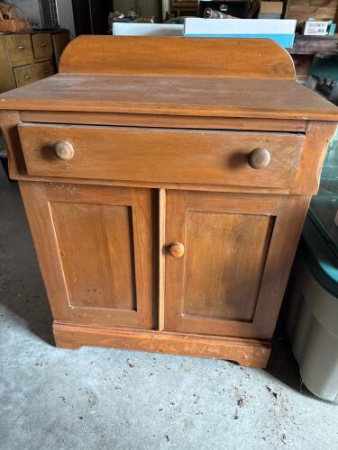 Country-Style Wooden Cabinet with Drawer and Paneled Doors