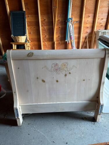 Twin Bed Frame With Floral Motif Headboard, Footboard and Side Rails