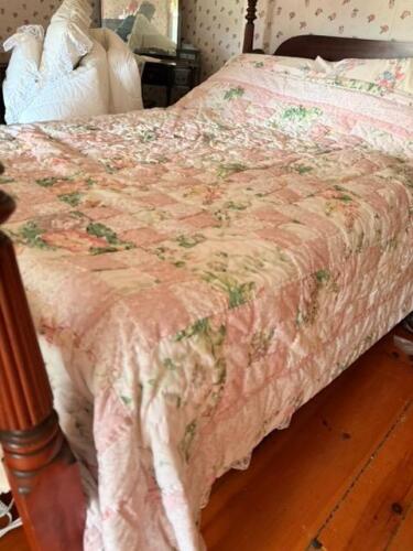 Vintage Laura Ashley Full Size Comforter in Pink Floral Patchwork