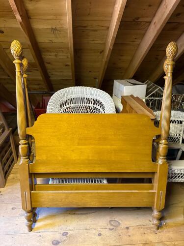 Pineapple Finial Four Poster Bed Frame in Colonial Style