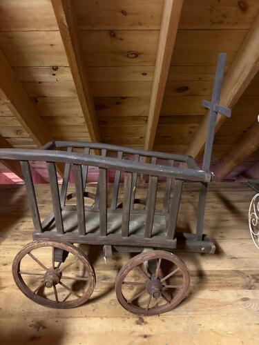 Antique Wooden Spoke-Wheel Wagon Cart