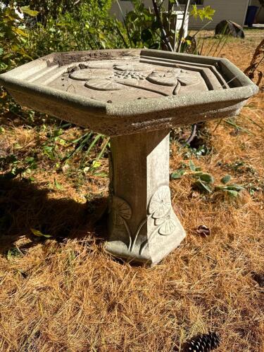 Concrete Bird Bath with Lily Pad