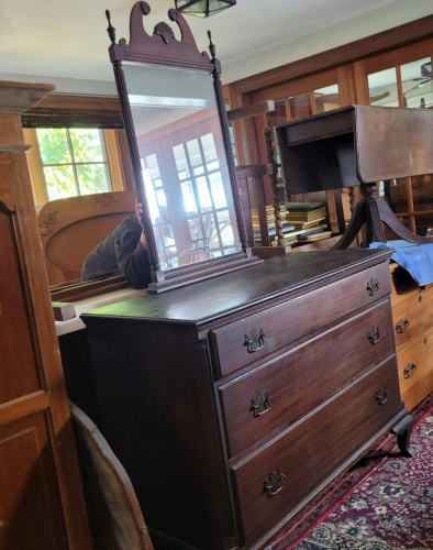 Mahogany Dresser With Mirror, Queen Anne-Style