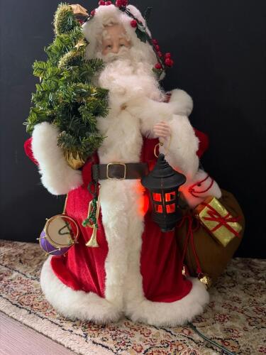 Illuminated 17" Santa Claus Holiday Figurine
