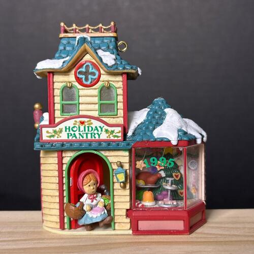 Carlton Cards 1995 Holiday Town Ornament