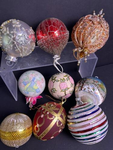 Decorative Vintage Christmas Ornaments, Assorted Styles and Finishes