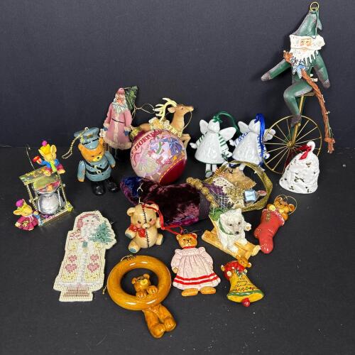 Vintage Christmas Ornaments & Figurines