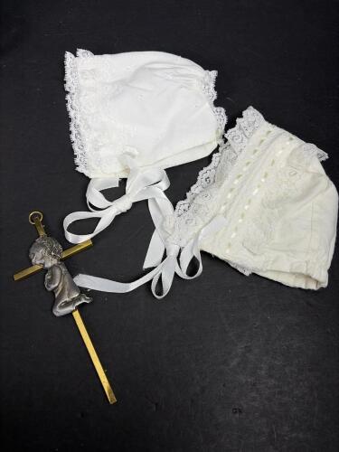 Vintage Baby Bonnets With Lace Trim And Child Praying Wall Cross