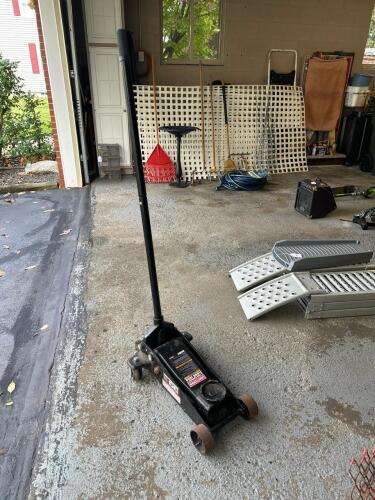 Craftsman 3-Ton Capacity Floor Jack
