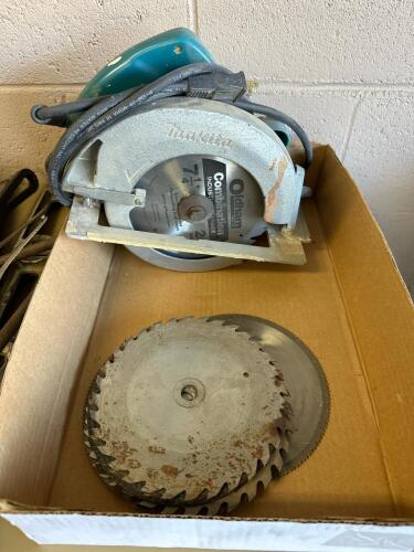 Makita 5007NB Circular Saw with Extra Blades