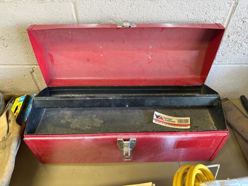 Vermont American 19" All Purpose Hip Roof Tool Box