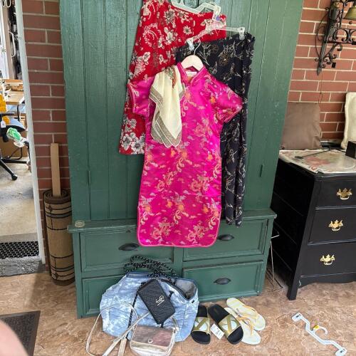 Women's Clothing & Accessories Lot